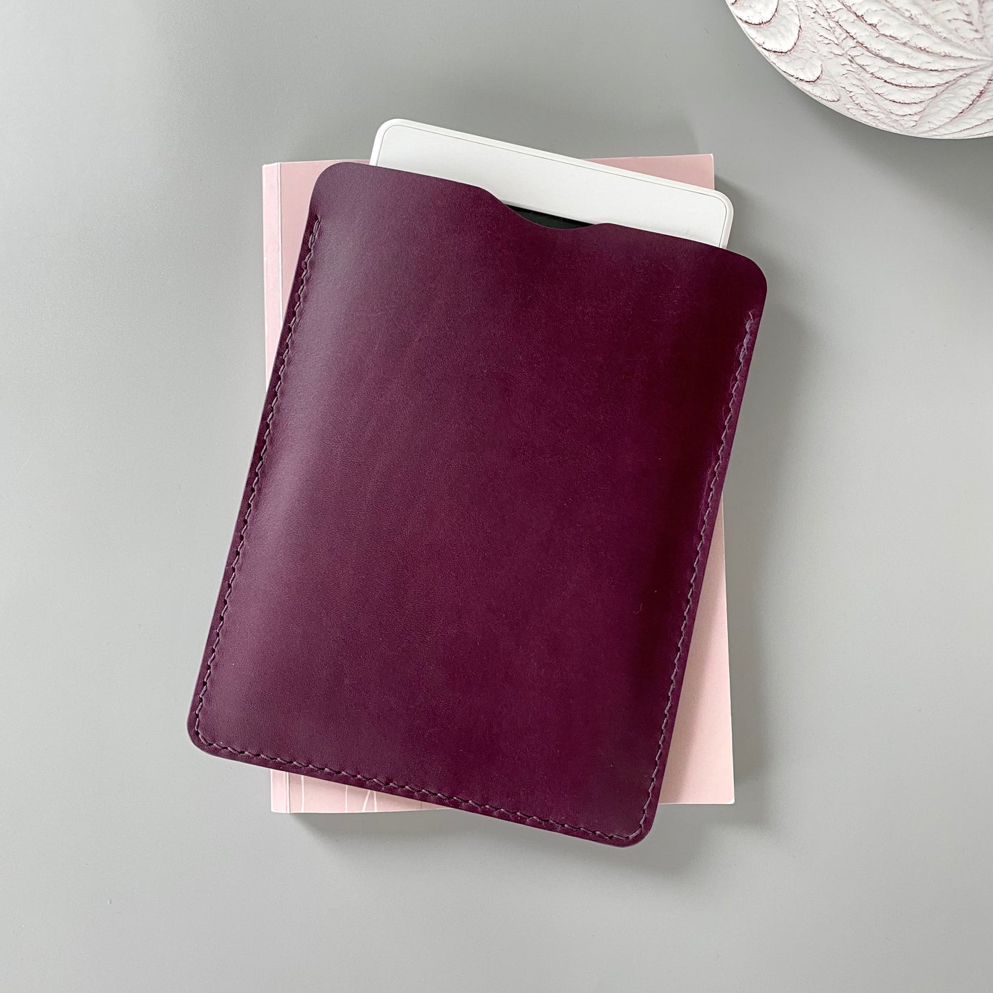 Premium E-Book Reader Leather Sleeve | Read Me | various colors