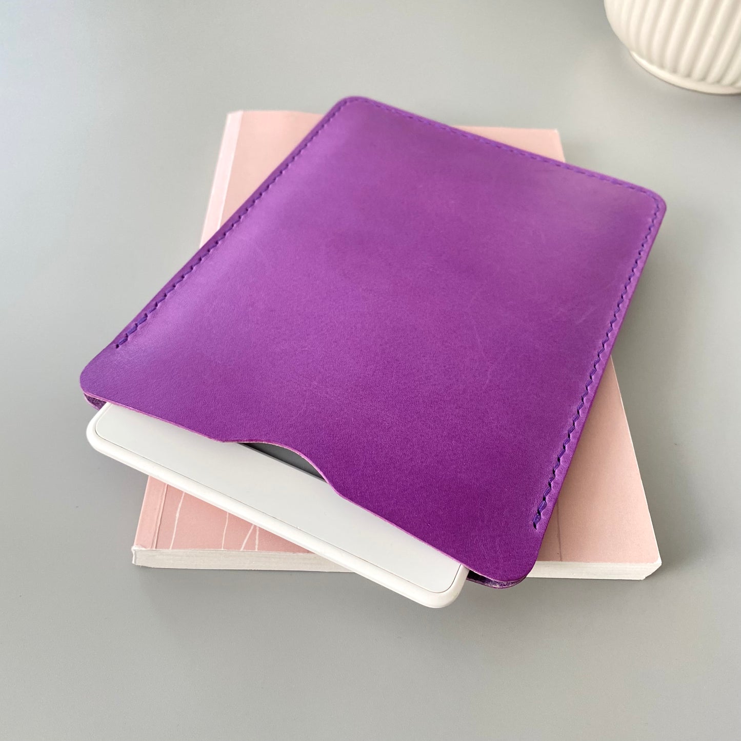 E-Book Reader Leather Sleeve | Read Me | Bright Purple