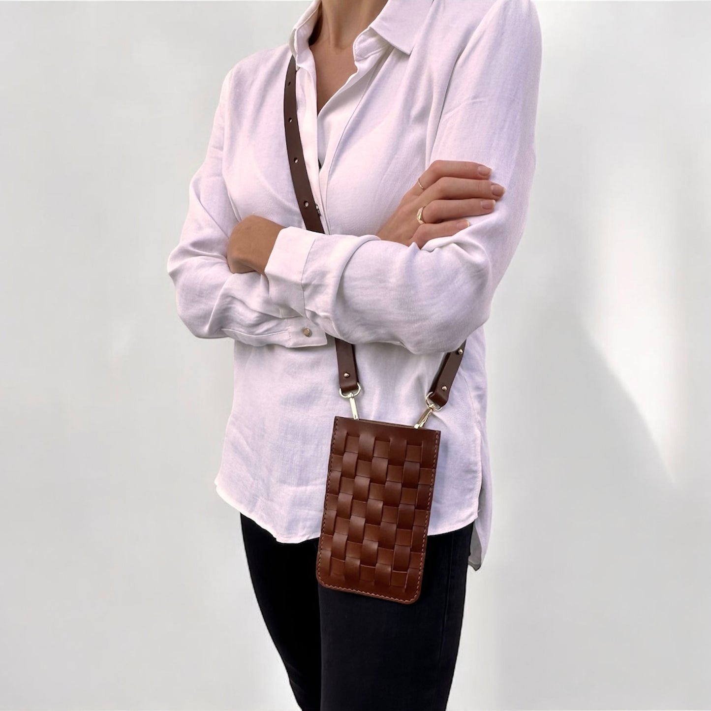 Woven Leather Smartphone Bag | Chic Me | Black