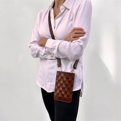 Woven Leather Smartphone Bag | Chic Me | Black