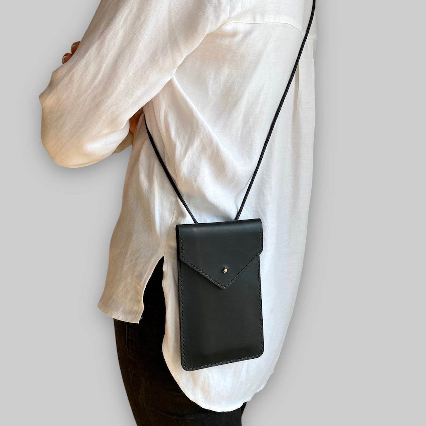 Black crossbody smartphone bag from leather