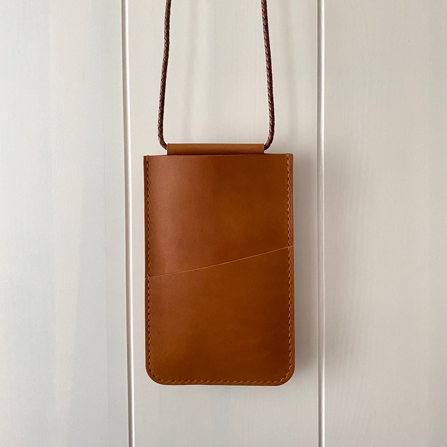 Leather Smartphone Bag | Call Me | Cognac Brown