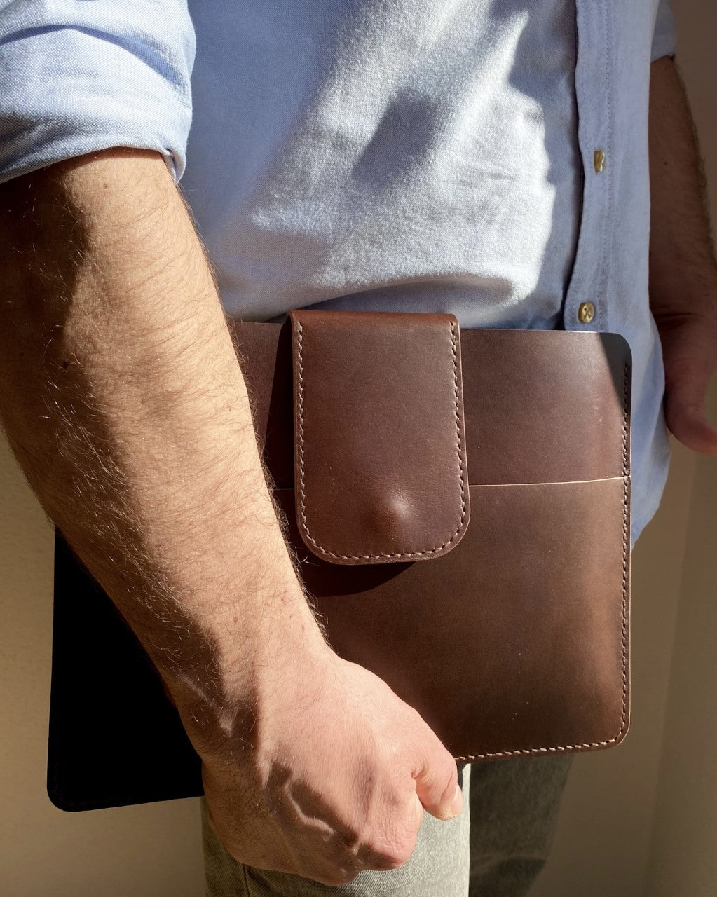 Tablet- und Laptop-Ledertasche Dunkelbraun